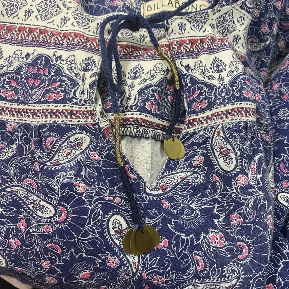 EUC Billabong Paisley Tie-Neck Peasant Tunic Dress in Navy and White Design - Picture 5 of 14